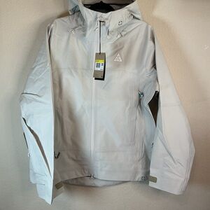 Nike ACG Storm-FIT ADV
GORE-TEX Jacket - Size Small/ Unisex- NWT